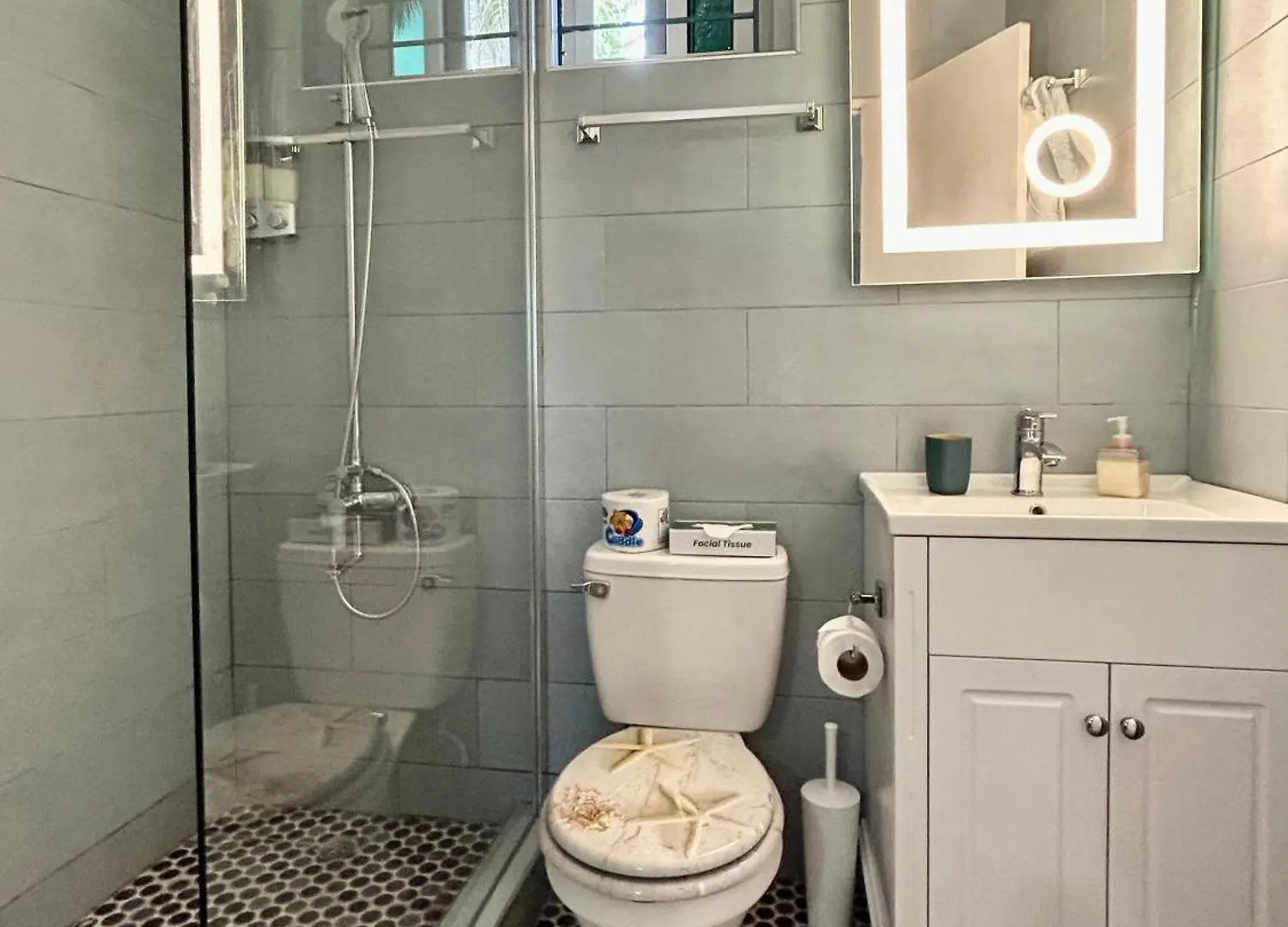 The Blue Orchid B&B 몬테고 베이 0*,  자메이카