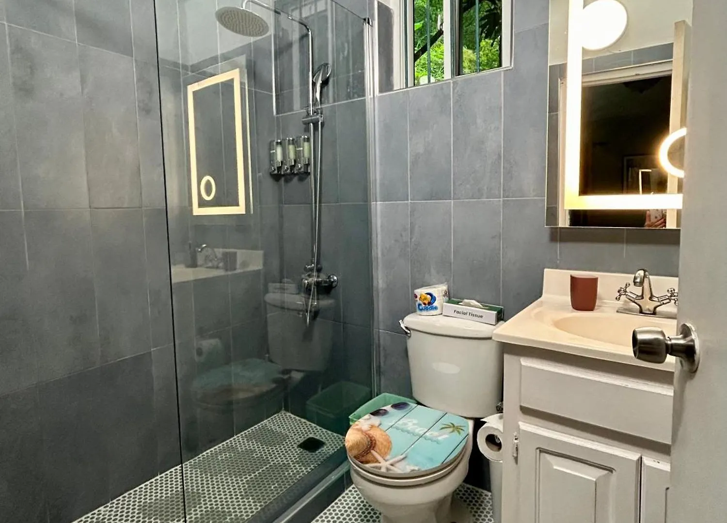 The Blue Orchid B&B 몬테고 베이