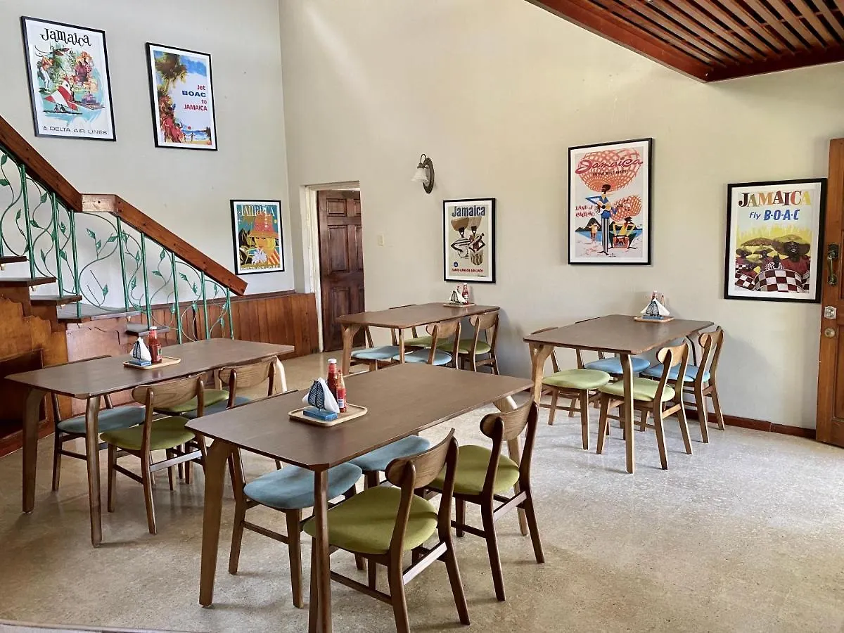 The Blue Orchid B&B Montego Bay Couette-café